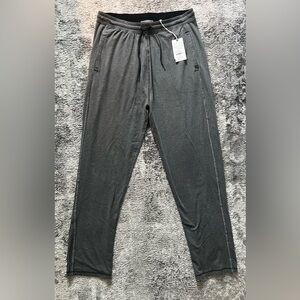 Tasc Performance Carrollton Pant new with tags
Gray size L w/ 28 1/2” inseam